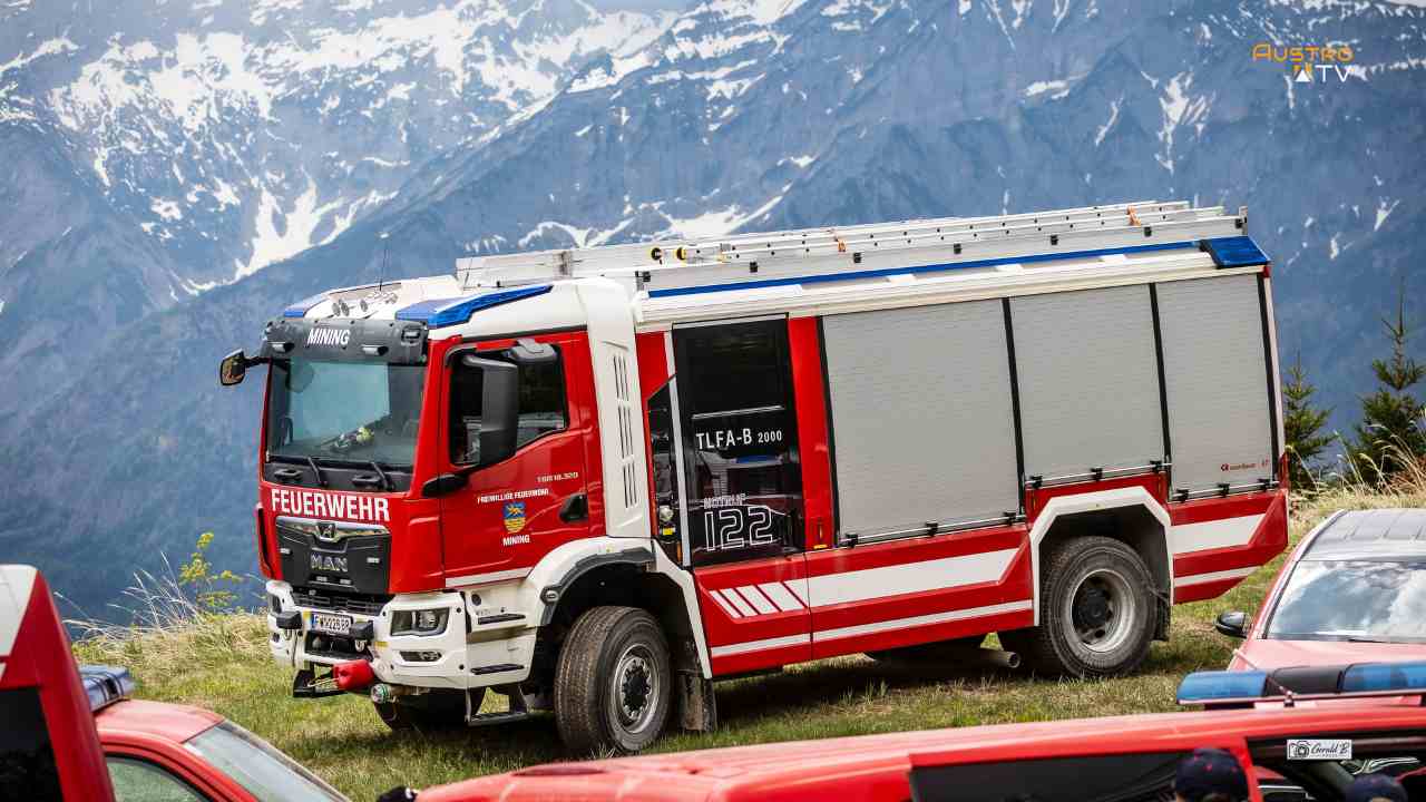 150 Einsatzkräfte, 29 Fahrzeuge, steiles Gelände – der Bezirk Braunau stellte seine Waldbrandbereitschaft unter Beweis