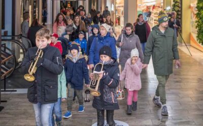 Gemeinsames Laternenfest der WEBERZEILE und der Stadt Ried